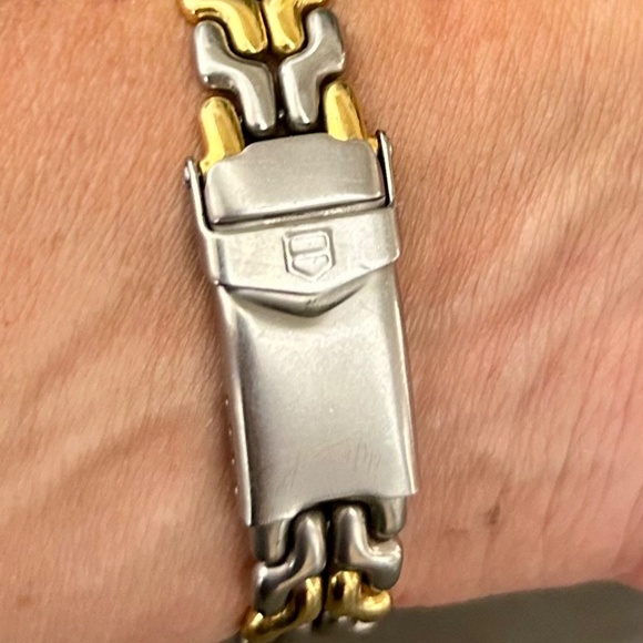 Women’s Tag Heuer gold and silver watch with pearl/white face. - Picture 3 of 8